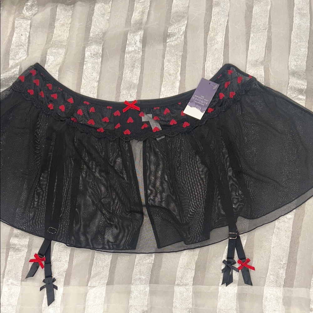 Cacique Black Sheer Skirt with Garters Red Hearts 22/24